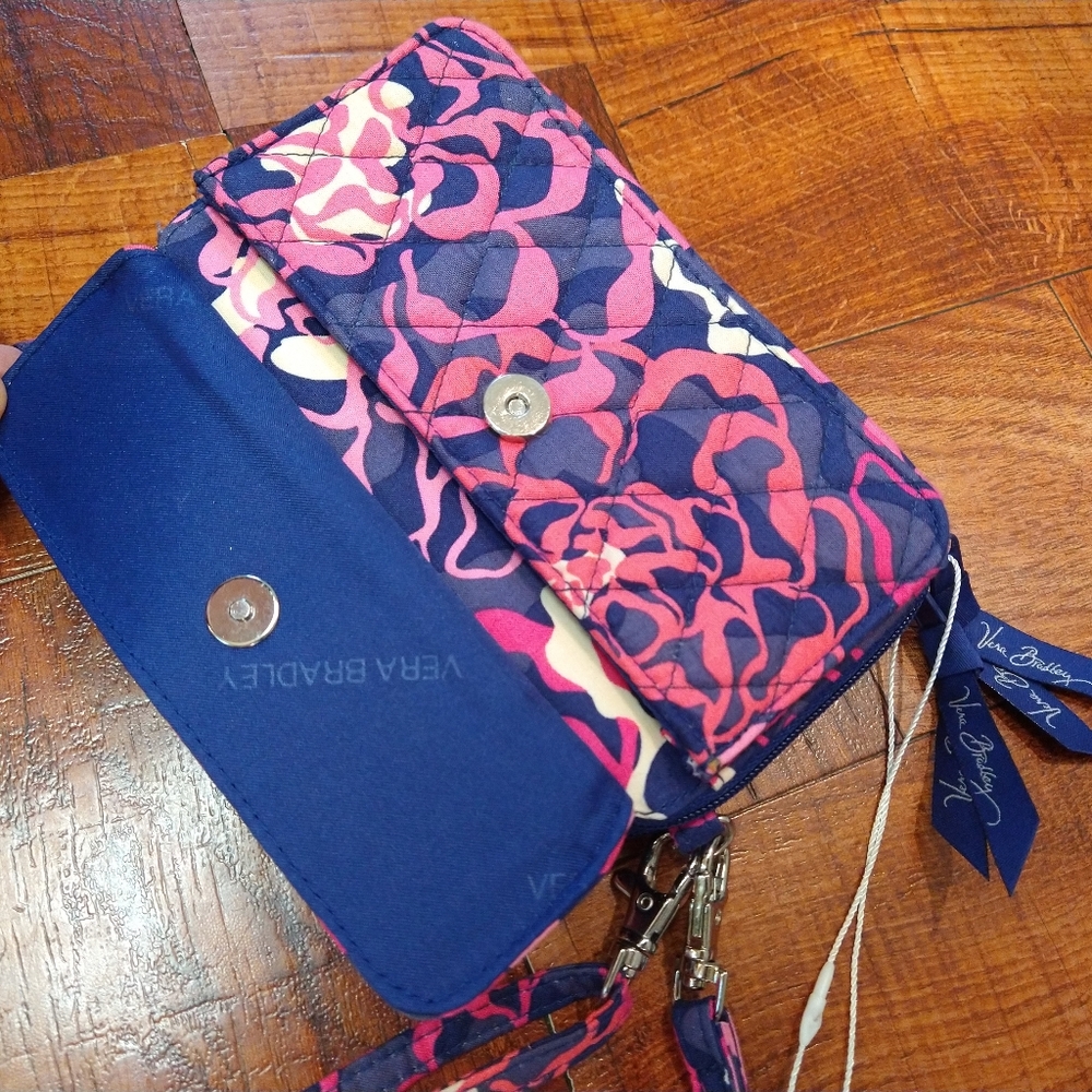 Vera Bradley NWT Katalina Pink Blue Quilted Crossbody Bag - Picture 4 of 6
